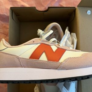 Blush NEW BALANCE 237 Girls Shoes Size 7